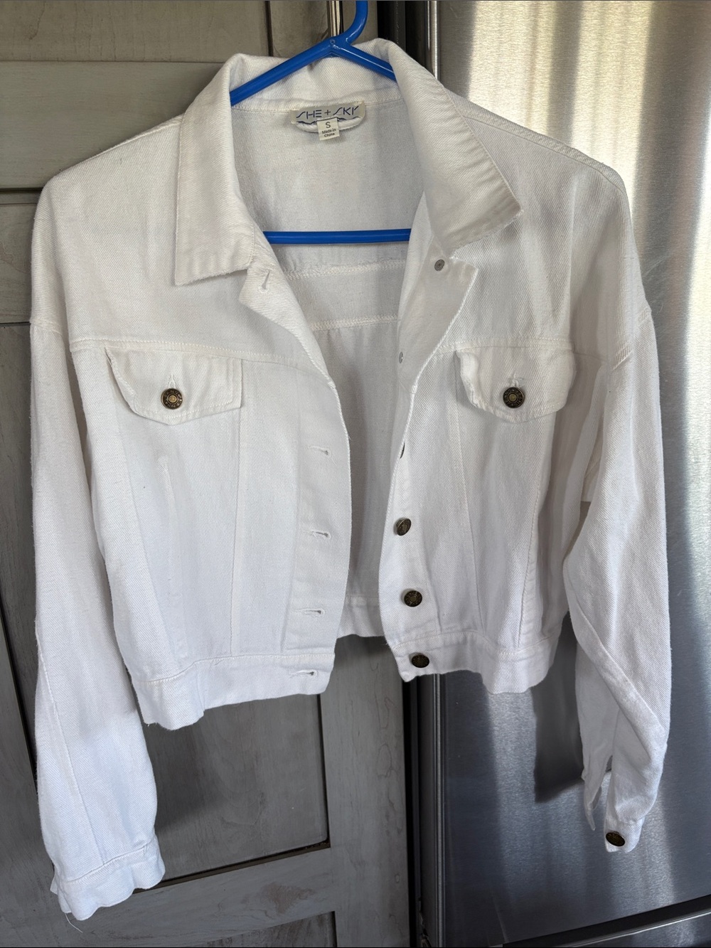 She & Sky light weight cotton Cropped Denim Jacket with Button Front size small